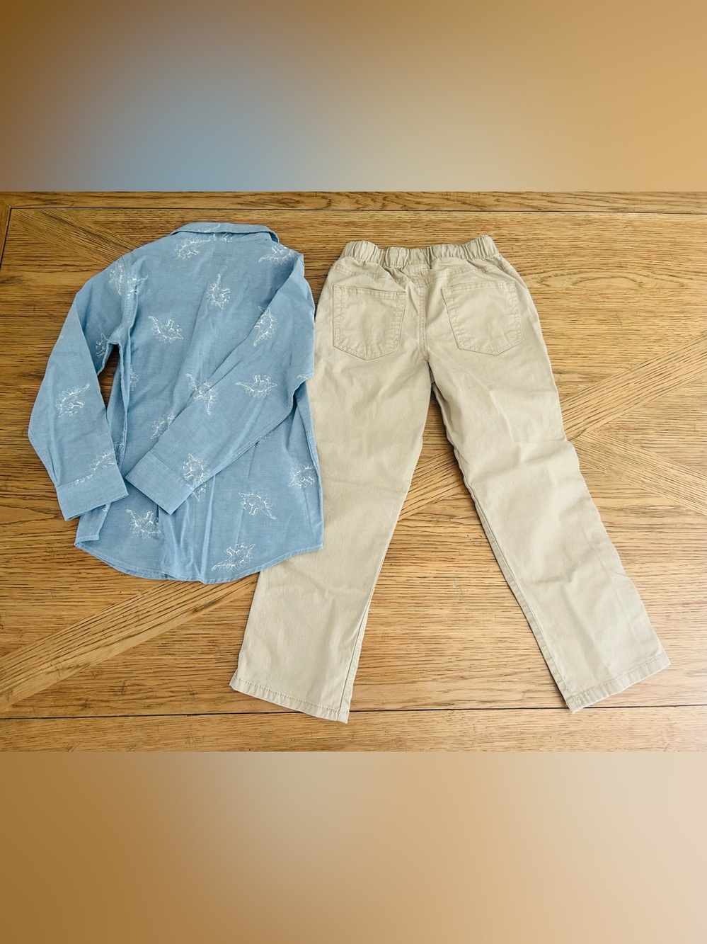 Light Blue Dinosaur Button-Down Shirt and Khaki Pants Set for Boys Size 6-7 - Picture 2 of 6